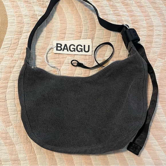 Baggu Medium Crescent - Grey Denim - Picture 2 of 3